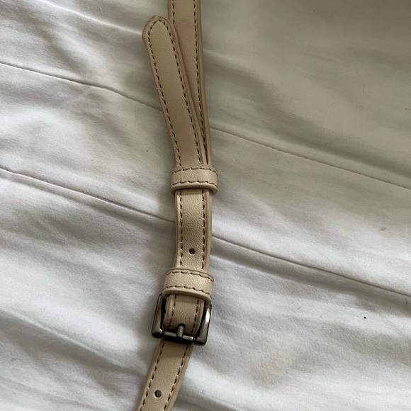 Steve Madden Btoy small quilted cross body bag in taupe faux fur - Picture 11 of 14